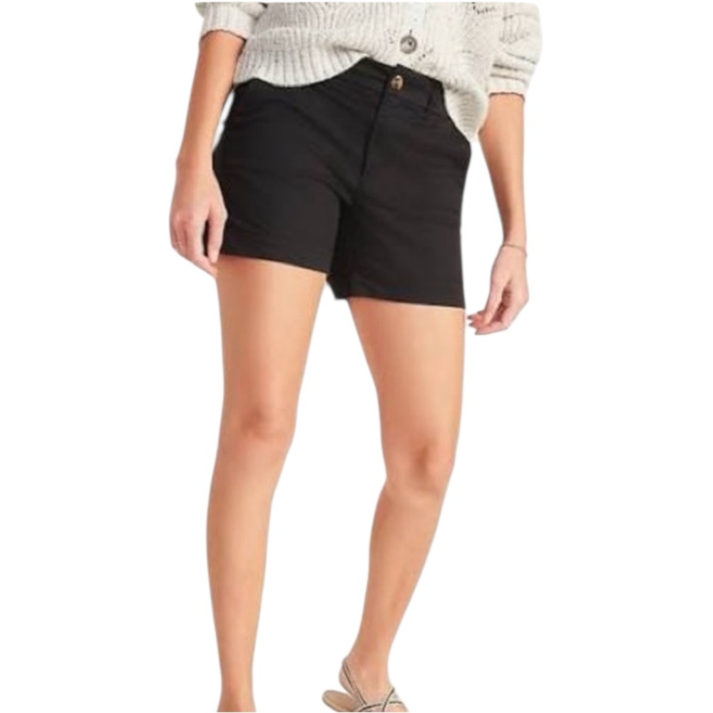 Old Navy Black Everyday 5” Inseam Flat Front Shorts Size 4